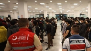 Bir haftada 1761 kaçak sınır dışı edildi