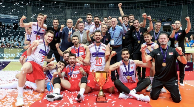 CEV Avrupa Altun Ligi'nde şampiyon Filenin Efeleri