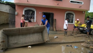 Ekvador'da şiddetli yağışlar sele neden oldu