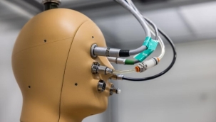 Titreyen, yürüyen, terleyen, insansı robot: ANDI