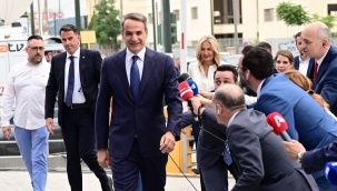 Yunanistan'da seçimi Miçotakis'in partisi kazandı