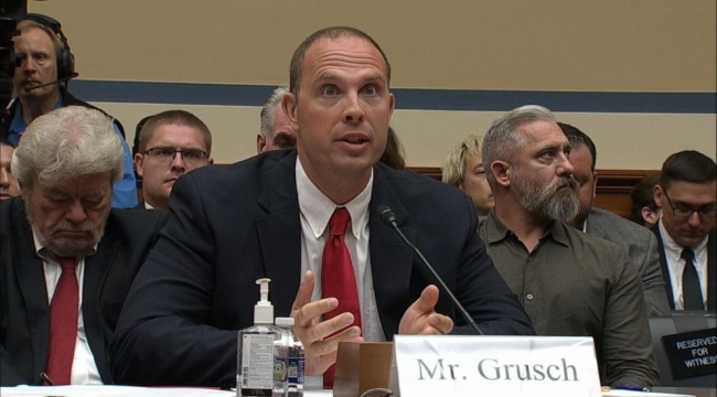 ABD'li Grusch: ''Hükümetin elinde UFO araçları var''