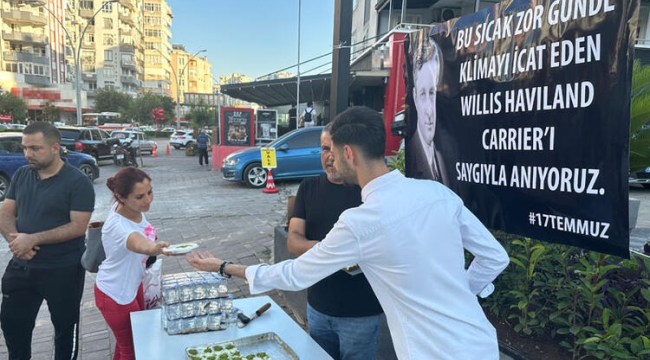 Adana'da, Carrier anısına kadayıf dağıtıldı