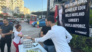 Adana'da, Carrier anısına kadayıf dağıtıldı