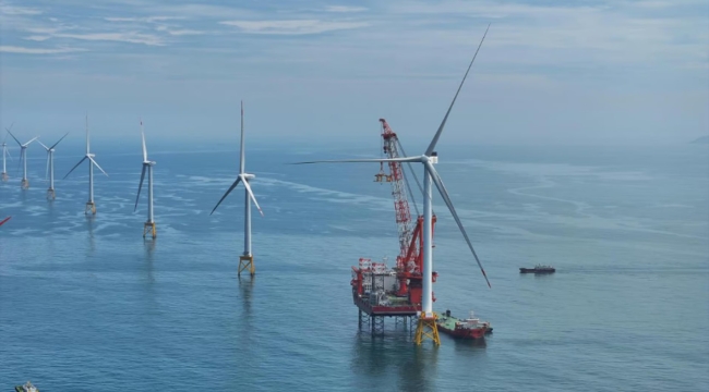 Çin'de dünyanın en büyük rüzgar türbini devrede