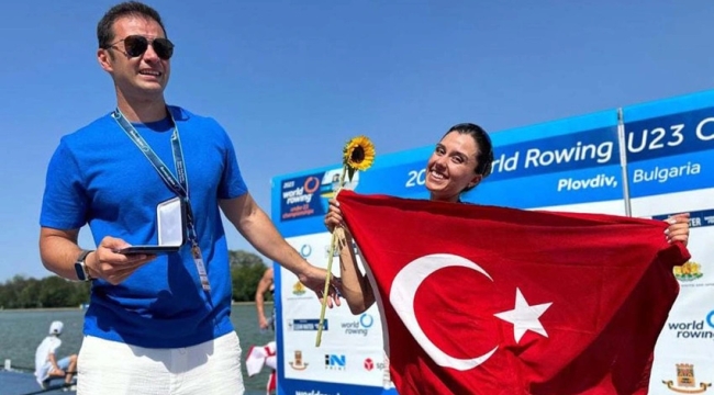 Dünya Kürek Şampiyonası'nda Elis Özbay 1. oldu