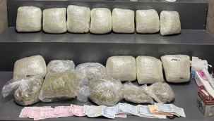 İzmir'de uyuşturucu operasyonu: 4 gözaltı