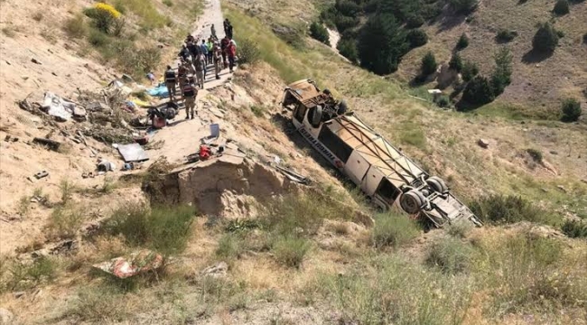 Kars'ta otobüs şarampole devrildi: 7 can kaybı