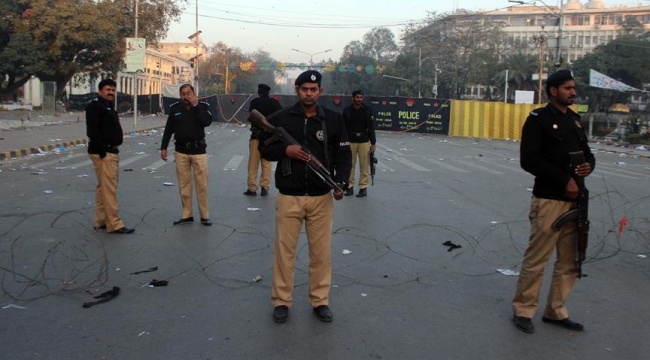 Pakistan'da bombalı saldırı: 1 can kaybı, 8 yaralı