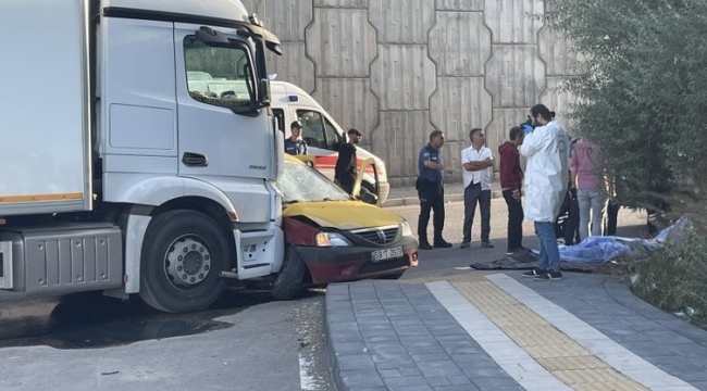 Sivas'ta trafik kazası: ''4 kişi hayatını kaybetti''