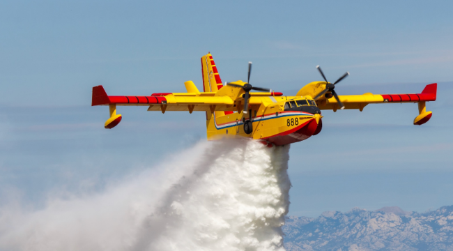 Yunanistan'da yangın söndürme uçağı düştü