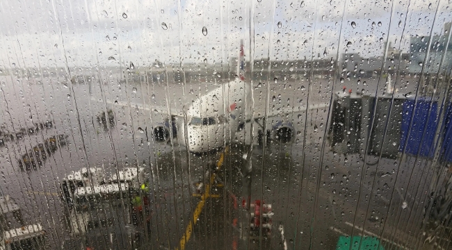 Almanya'da Frankfurt Havalimanı'nı su bastı