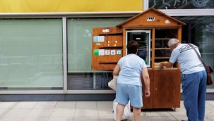 İsviçre'de israfa karşı sokak buzdolabı uygulaması