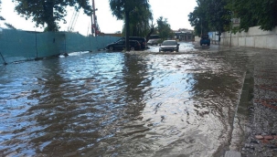 Edirne'de sağanak yağış hayatı olumsuz etkiledi