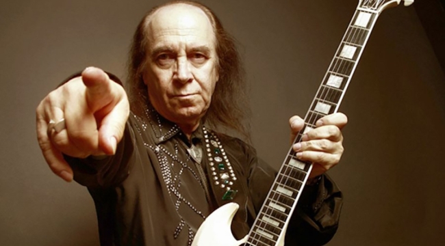 Erkin Koray hayatını kaybetti