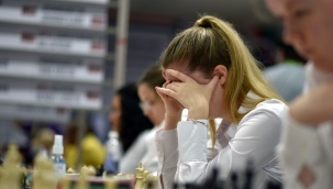 FIDE, transları kadın turnuvalarından çıkardı