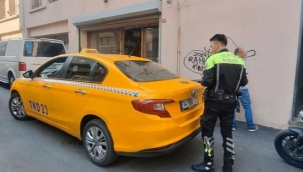Hırsızlıktan aranan taksici dur ihtarına uymadı