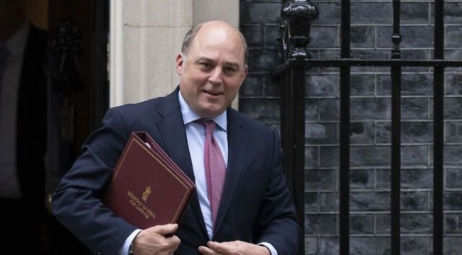 İngiltere Savunma Bakanı Ben Wallace istifa etti