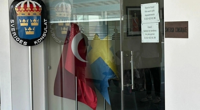 İzmir'de İsveç konsolosluğuna saldırı
