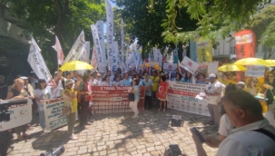 İzmir'de sağlık çalışanları iş bıraktı, eylem yaptı