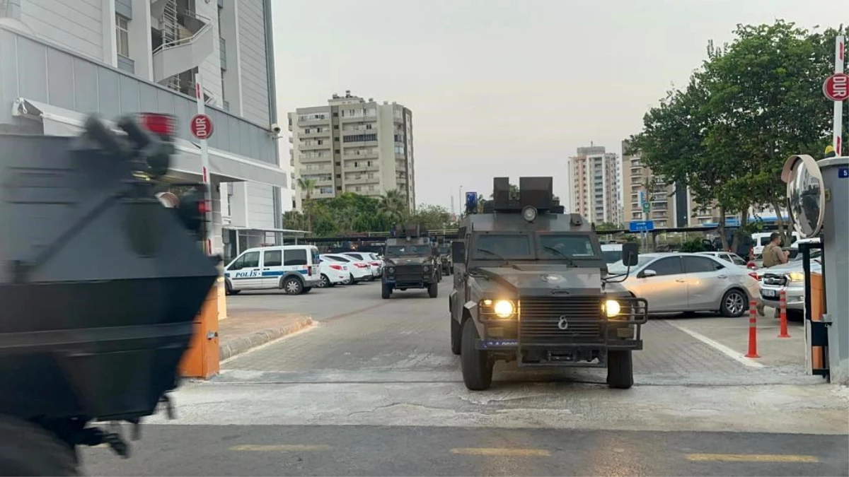 Mersin'de FETÖ operasyonu: 8 gözaltı
