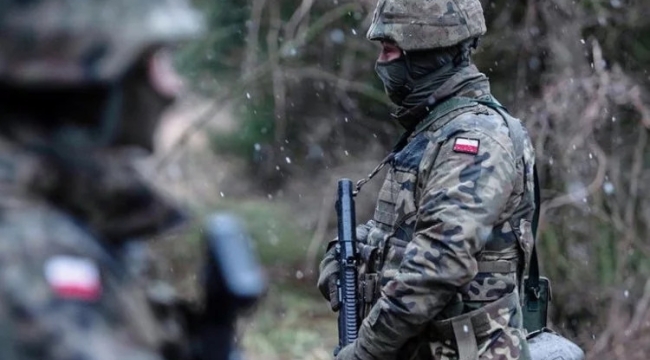 Polonya, Belarus sınırına 10 bin asker gönderecek