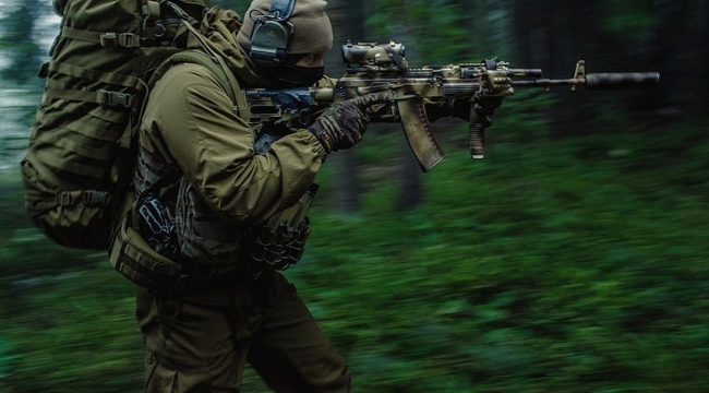 Rusya reklamlarla Kazakistan'da asker arıyor