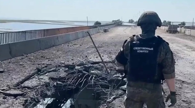 Ukrayna, Kırım'a giden 2 kritik köprüyü vurdu