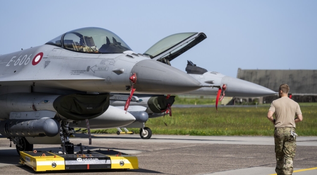 Ukraynalı pilotlar, F-16 eğitimi almaya başladı