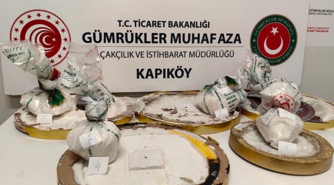 Van'a gelen 2 kaçak İranlı uyuşturucuyla yakalandı