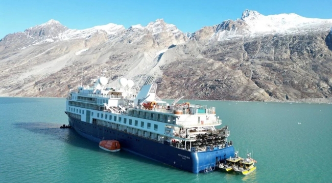Grönland'da yolcu gemisi mahsur kaldı