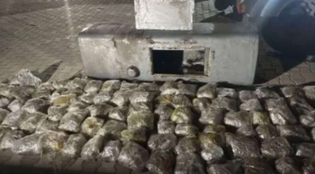 İzmir'de 57 kg sentetik uyuşturucu ele geçirildi