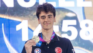 Milli yüzücü Kuzey Tunçelli dünya şampiyonu oldu