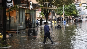New York'ta şiddetli yağış sonrası OHAL ilan edildi