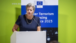 AB: "Avrupa'da aşırı sağcı gruplar giderek artıyor"