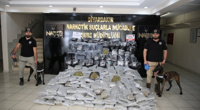 Diyarbakır'da 333,5 kg skunk ele geçirildi