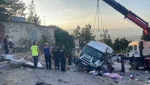 Gaziantep'te freni patlayan kamyon 6 can aldı