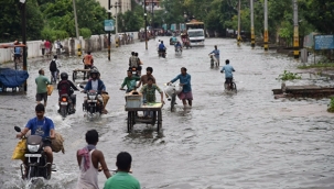 Hindistan'da sel felaketi: Can kaybı 42