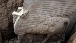 Irak'ta Lamassu heykelinin gövdesi ortaya çıkarıldı