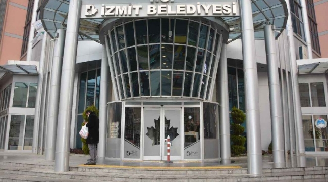 İzmit Belediyesi'ne haciz uygulandı