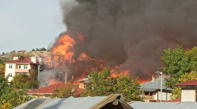 Kastamonu'da yangın: 43 ev yandı