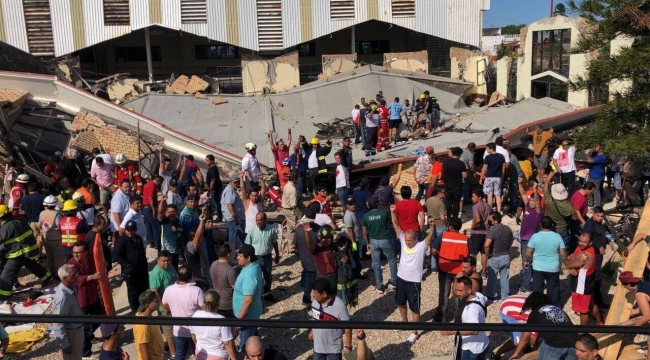 Meksika'da kilisenin çatısı çöktü: 10 can kaybı