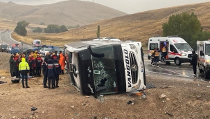 Sivas'ta yolcu otobüsü devrildi: 7 can kaybı