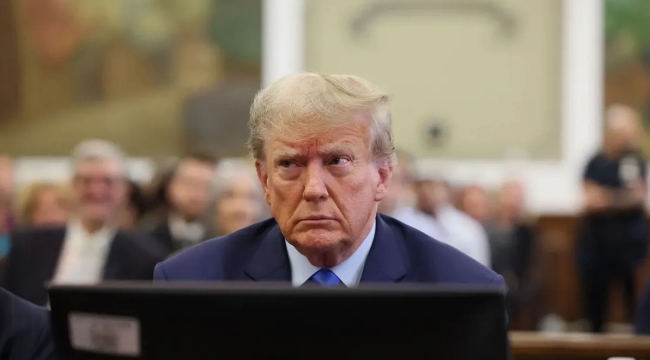 Trump, dolandırıcılık suçlamasıyla yargılanıyor