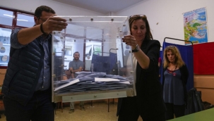 Yunanistan, yerel seçimler için sandık başında