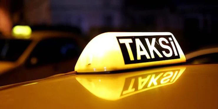 Kadıköy'de taksici kavga bahanesiyle yolcu seçti
