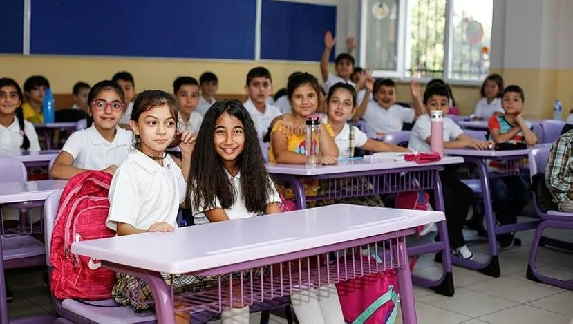MEB'den yeni müfredat: Dersler sadeleştirilecek