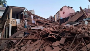 Nepal'de 5,6 büyüklüğünde deprem: 128 can kaybı