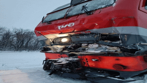 Rusya'da iki tren kafa kafaya çarpıştı: 25 yaralı