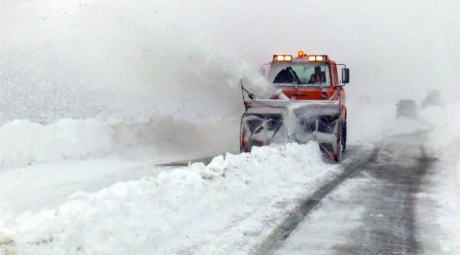 Sivas'ta kar yağışı: 48 köy yolu kapandı 